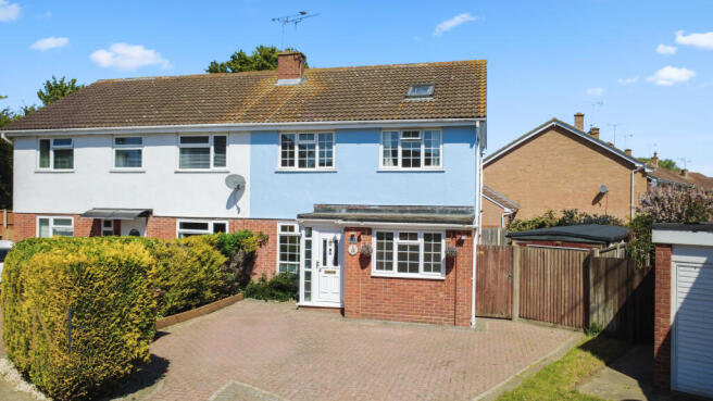 3 bed property, in Jessica Mews, £330,000