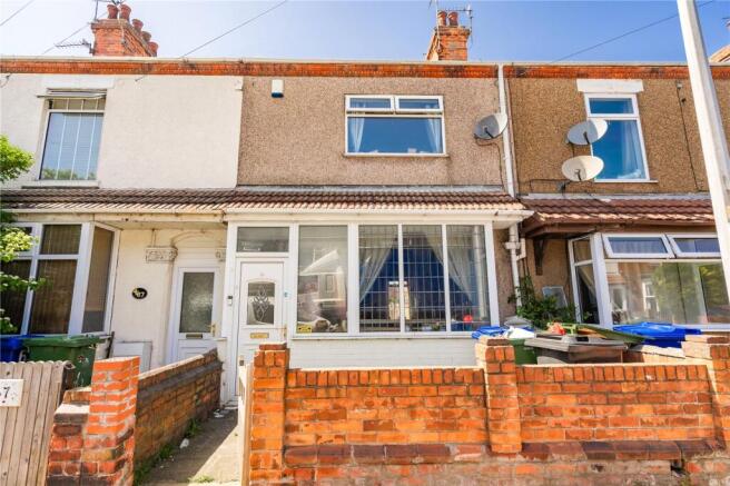 3 bed property, in Alexandra Road, £70,000