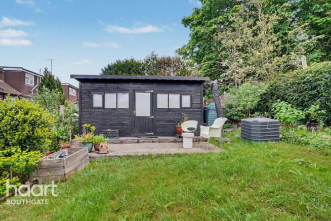 4 bed property, in The Woodlands, £1,000,000