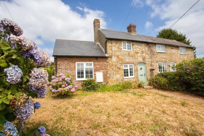 2 bed property, in Forest Lane, £395,000