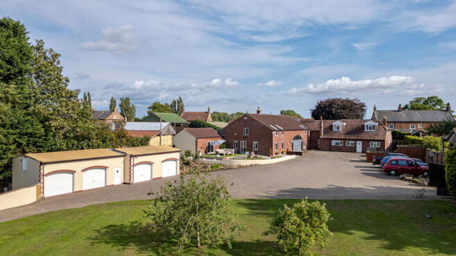8 bed property, in Pickhill, £1,250,000