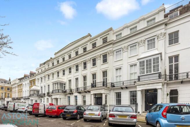 2 bed property, in 26 Sussex Square, £575,000