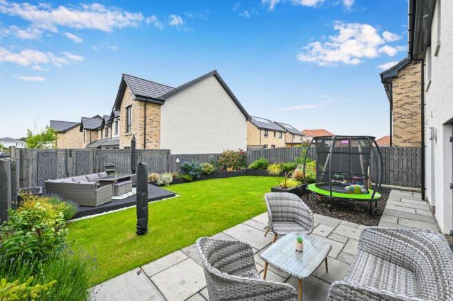 5 bed property, in 12 Baxter Road, £410,000