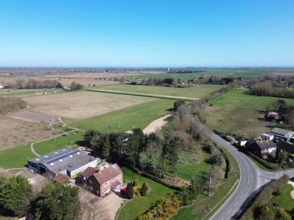 5 bed property, in Great Hatfield, £1,020,000