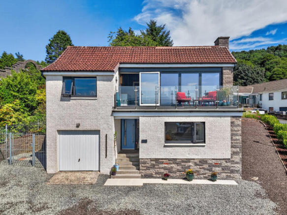 2 bed property, in 7B Rockland Park, £385,000