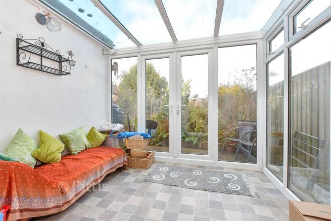3 bed property, in Clayton Road, £200,000