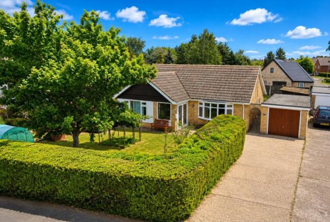 3 bed property, in Boundary Road, £350,000