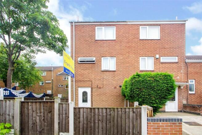 3 bed property, in Ashwell Gardens, £170,000