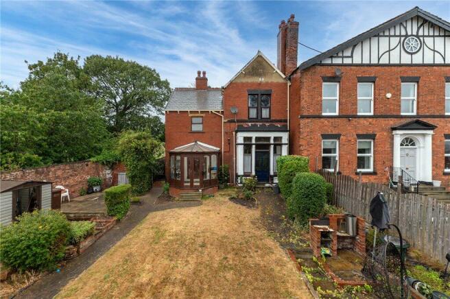 3 bed property, in Walkers Lane, £375,000