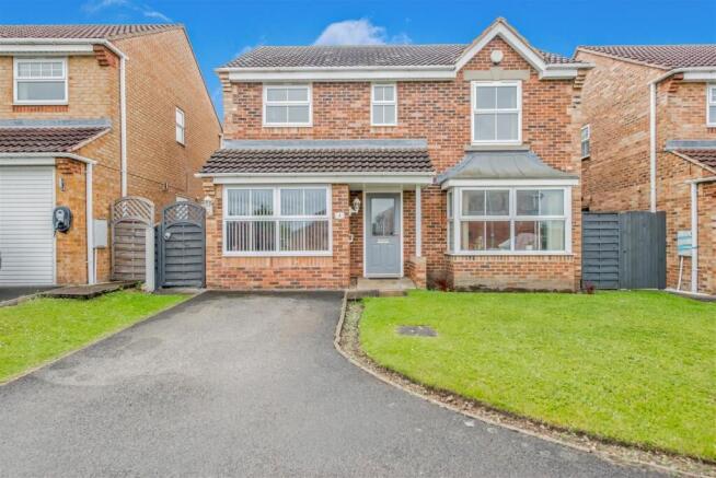 5 bed property, in Windmill Court, £375,000