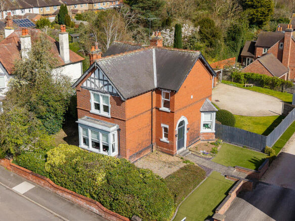 4 bed property, in Derby Road, £800,000