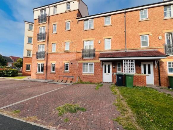 6 bed property, in Ovett Gardens, £270,000