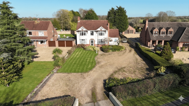 4 bed property, in Lincoln Road, £780,000