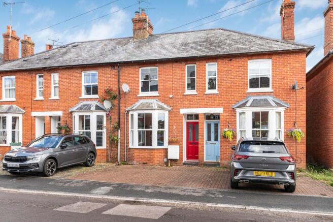3 bed property, in Queens Road, £425,000