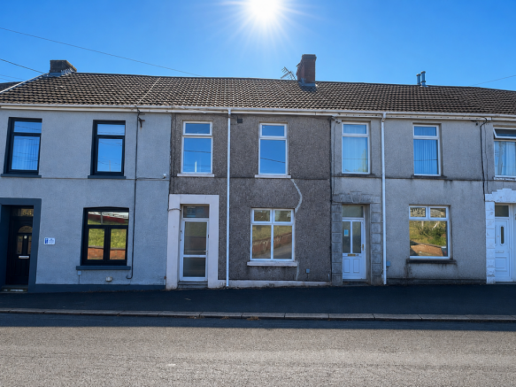 3 bed property, in Penallt Road, £80,000