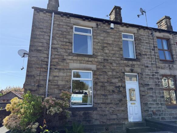 3 bed property, in Nab Lane, £150,000