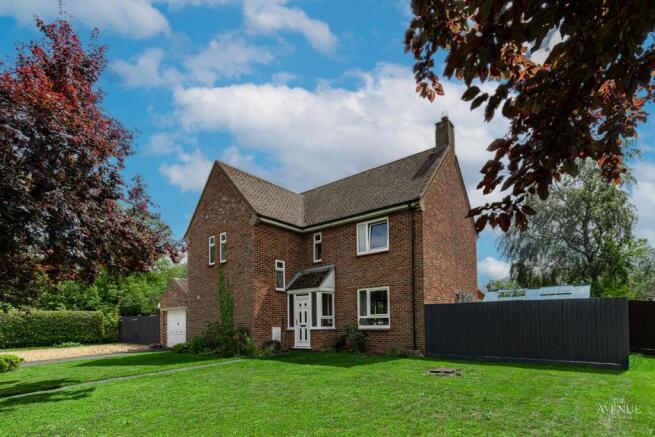 3 bed property, in Thatchers Wood, £640,000