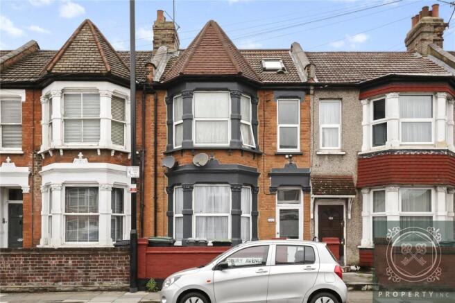 5 bed property, in Westbury Avenue, £650,000