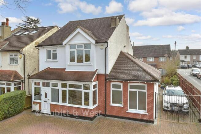 4 bed property, in Osmond Gardens, £950,000