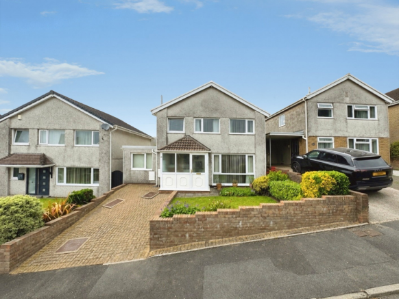 4 bed property, in Tyn Y Twr, £300,000