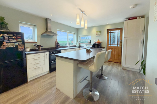4 bed property, in New Dover Road, £400,000