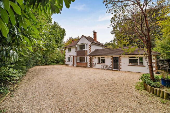 6 bed property, in Winscombe BS25, £783,995