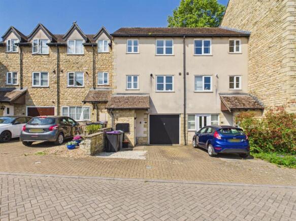 3 bed property, in Lambert Mews, £400,000