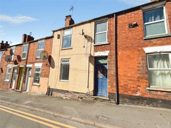 2 bed property, in Baggholme Road, £100,000