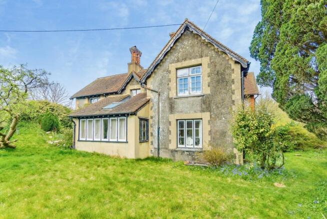 6 bed property, in Sandhill Lane, £900,000