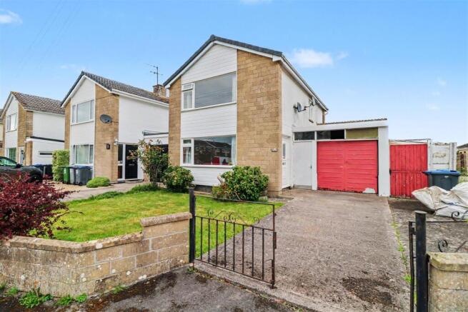 3 bed property, in Kingsdown Road, £270,000