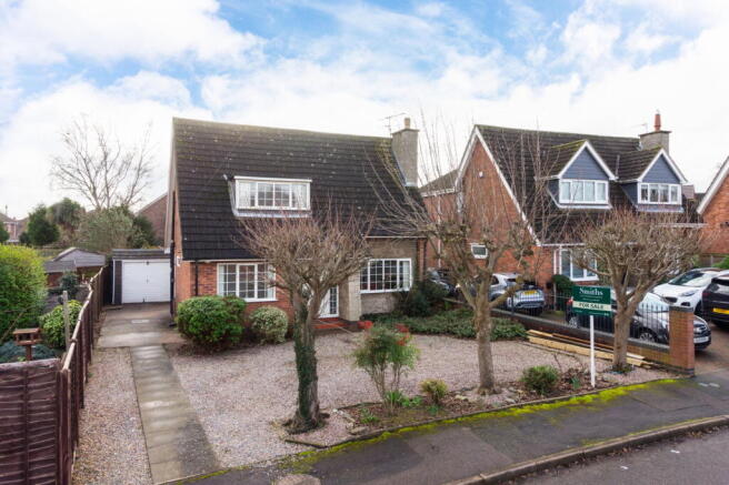 3 bed property, in Piper Drive, £350,000