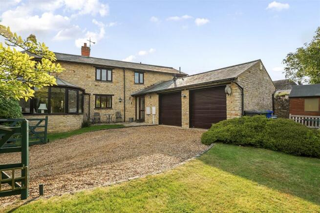 4 bed property, in Moorend Road, £650,000