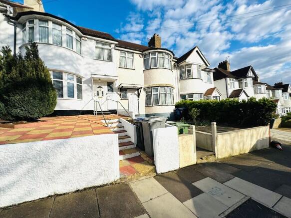 3 bed property, in Buck Lane, £575,000