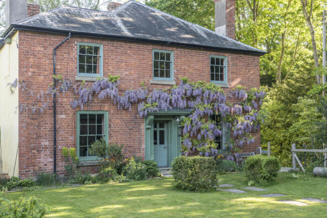 6 bed property, in Clatterbrune Farmhouse PRESTEIGNE LD8 2LB, £850,000