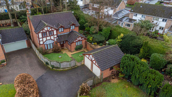 4 bed property, in Hall End Lane, £635,000