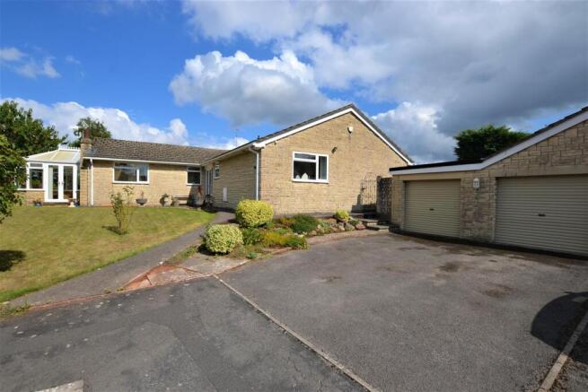 4 bed property, in Birchwood Drive, £650,000