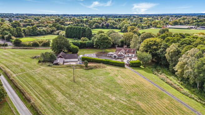 7 bed property, in Bridgemere Lane, £1,500,000