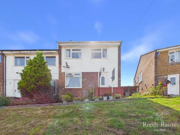 3 bed property, in Hall Pasture, £170,000
