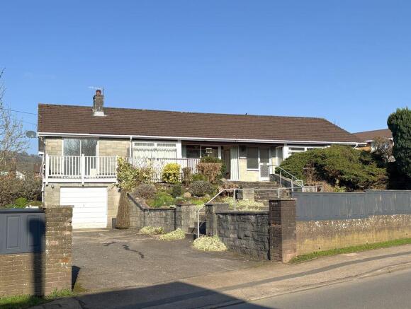 3 bed property, in Hereford Road, £450,000