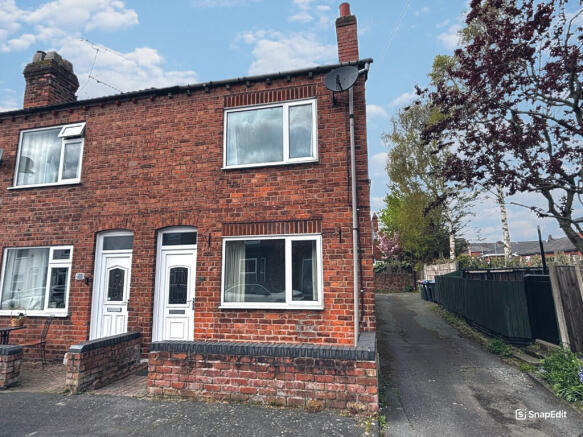 2 bed property, in George Street, £120,000