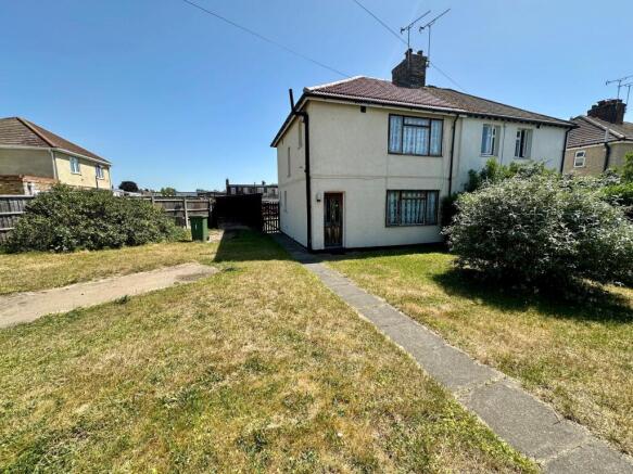 3 bed property, in Hollis Place, £300,000
