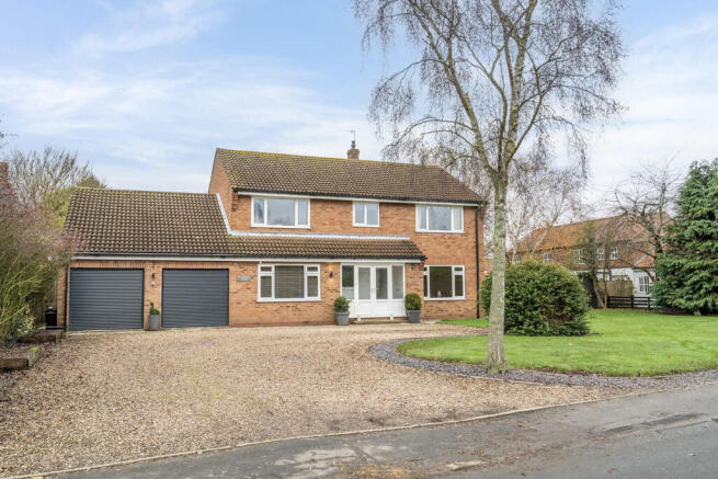 4 bed property, in South End, £750,000