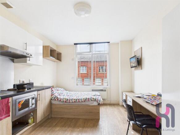 1 bed property, in The Bank, £15,000