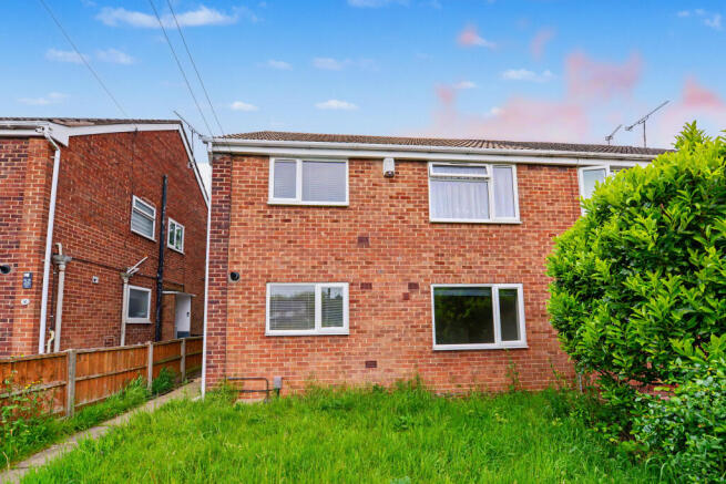 2 bed property, in 46 Shirlett Close, £10,000