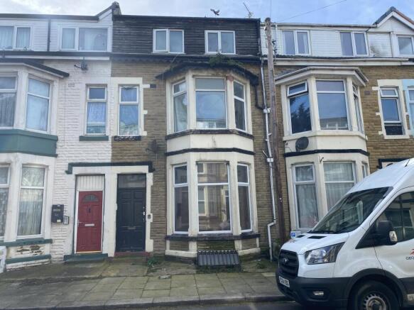 6 bed property, in Flats 1-6, £85,000