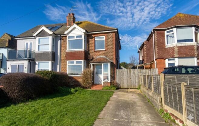 3 bed property, in Brighton Road, £475,000