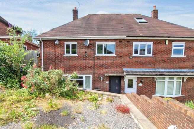 3 bed property, in Sandhurst Avenue, £140,000