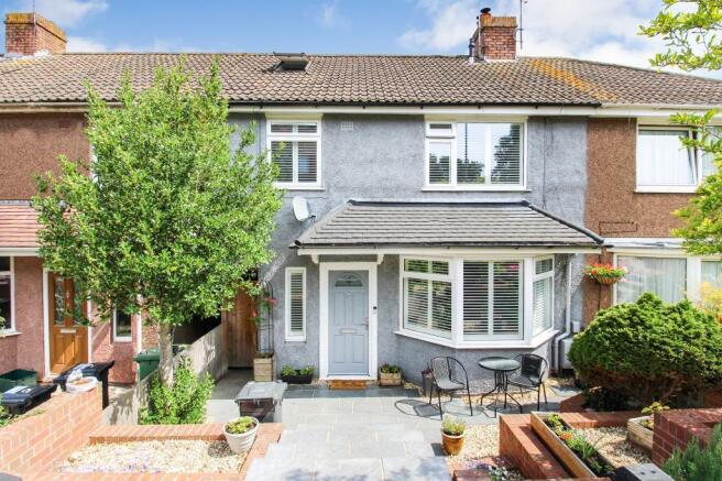 3 bed property, in Glebelands Road, £400,000