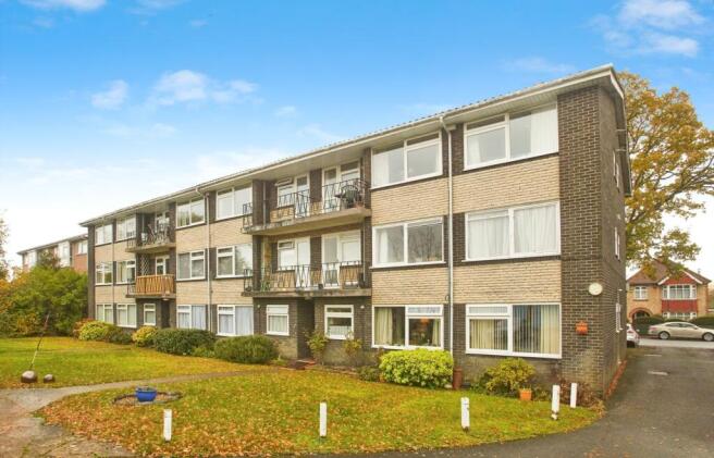 1 bed property, in Deacon Road, £110,000