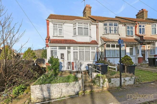 3 bed property, in Annsworthy Avenue, £425,000